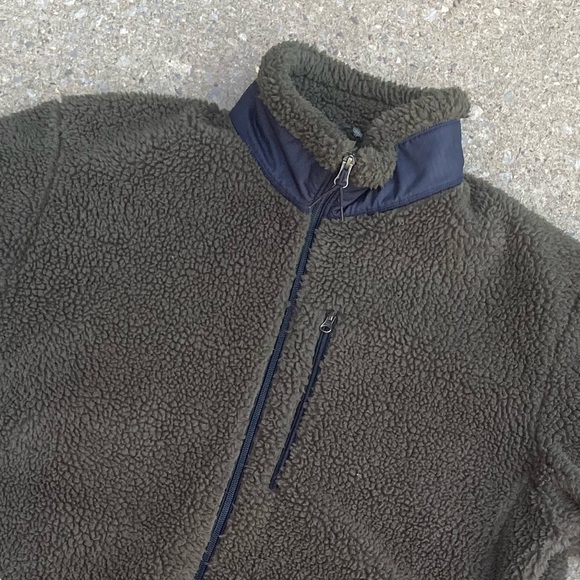 Uniqlo Windproof Outer Fleece Jacket (Olive) UNISEX Large - Picture 3 of 16